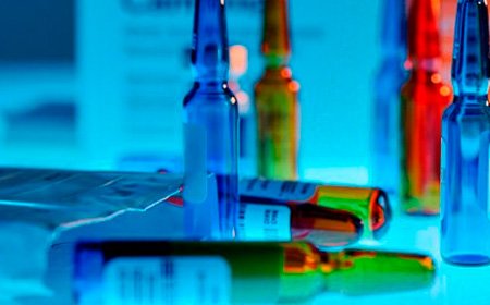 Ампулы на столе